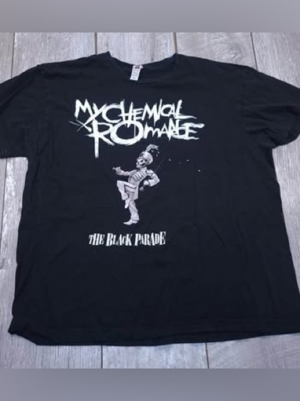 My chemical romance MCR the black parade emo graphic tee
size xl women’s